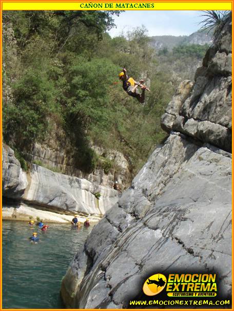 CAÑON DE MATACANES TE ESPERAN 2 RAPELES EN CASCADAS, MULTIPLES SALTOS AL AGUA, TOBOGANES NATURALES Y HASTA RIOS SUBTERRANEOS QUE TENDRAS QUE CRUZAR, VIVE ESTA AVENTURA.